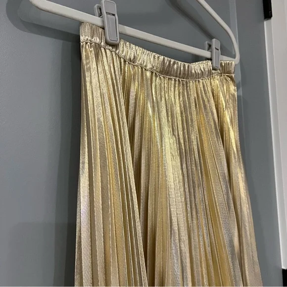 Banana Republic Gold Skirt - Picture 2 of 5